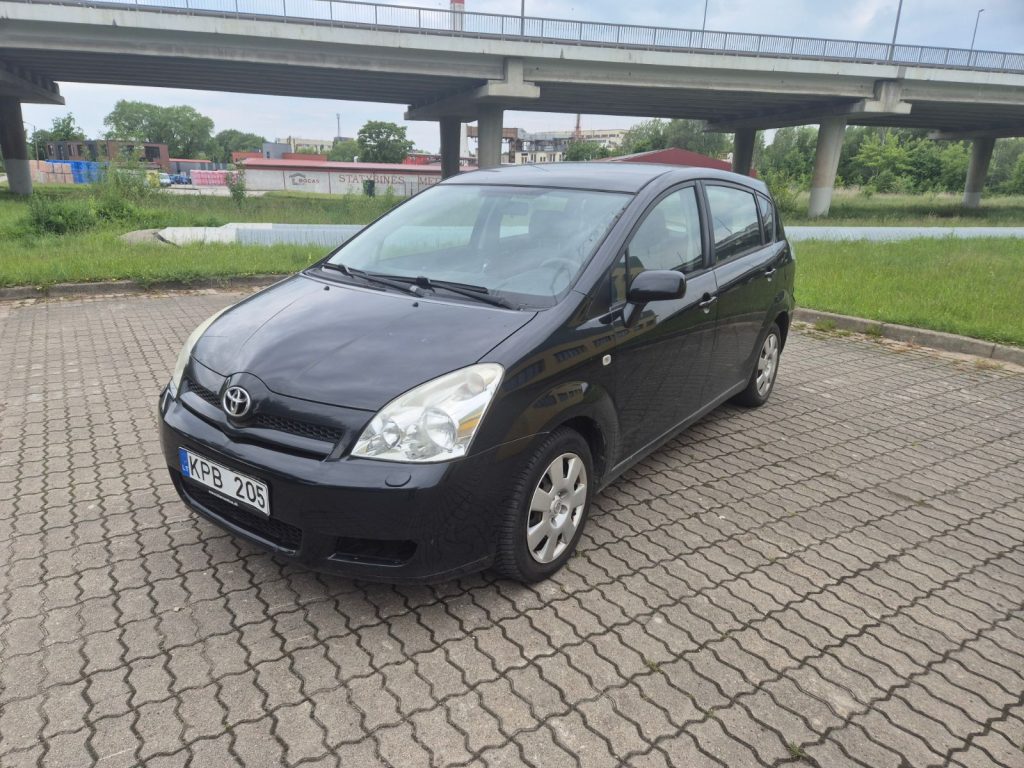 Toyota Corolla verso 2005