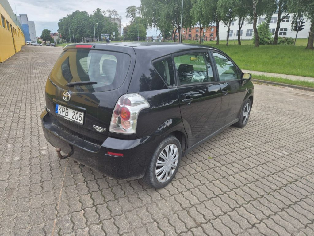 Toyota Corolla verso 2005