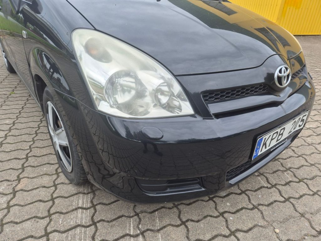 Toyota Corolla verso 2005