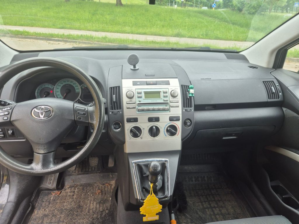 Toyota Corolla verso 2005