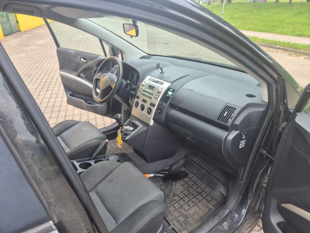 Toyota Corolla verso 2005