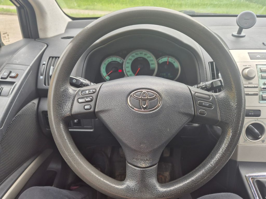 Toyota Corolla verso 2005