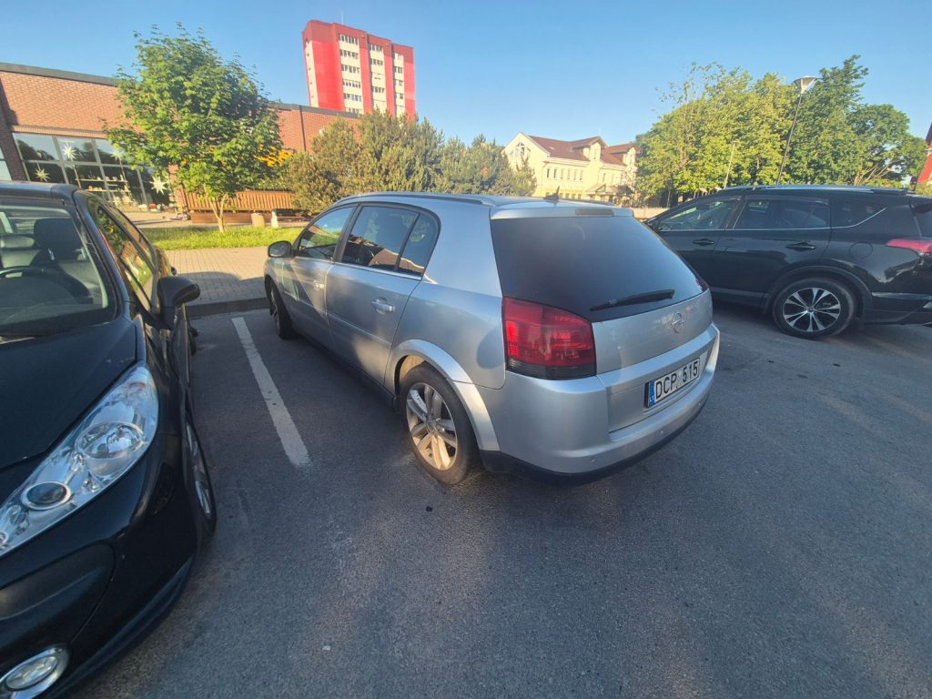 Opel Signum 2005