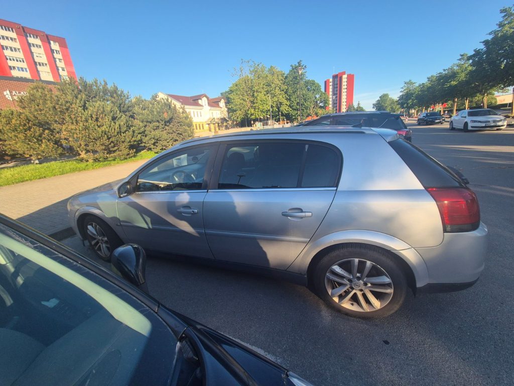 Opel Signum 2005