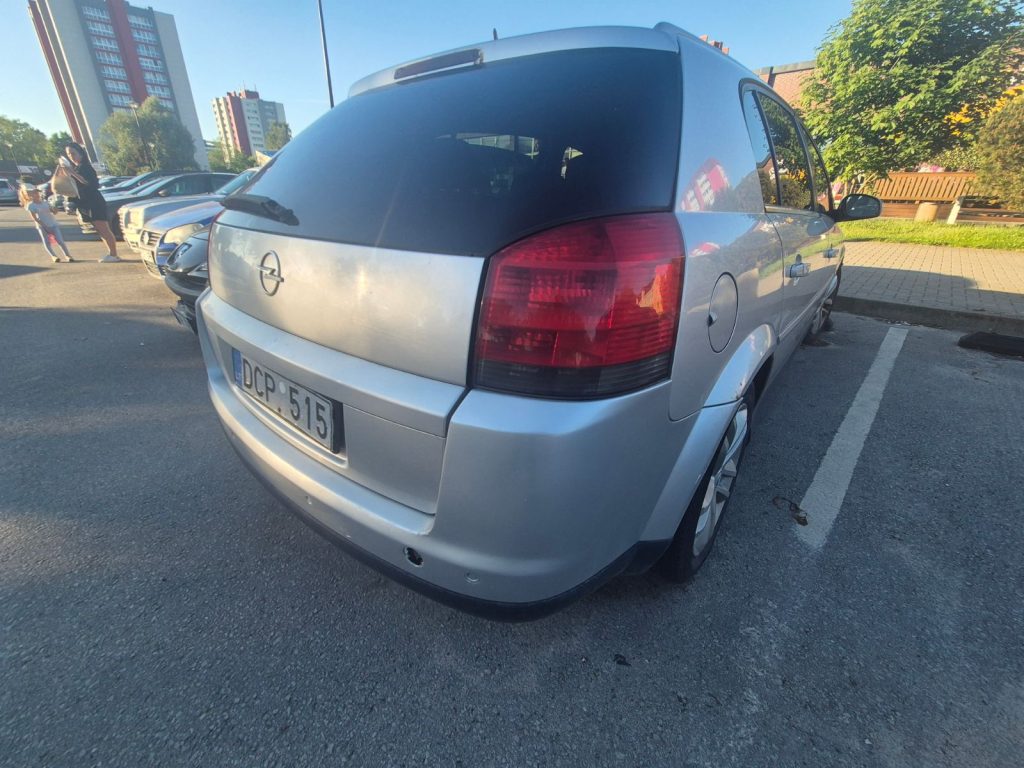 Opel Signum 2005