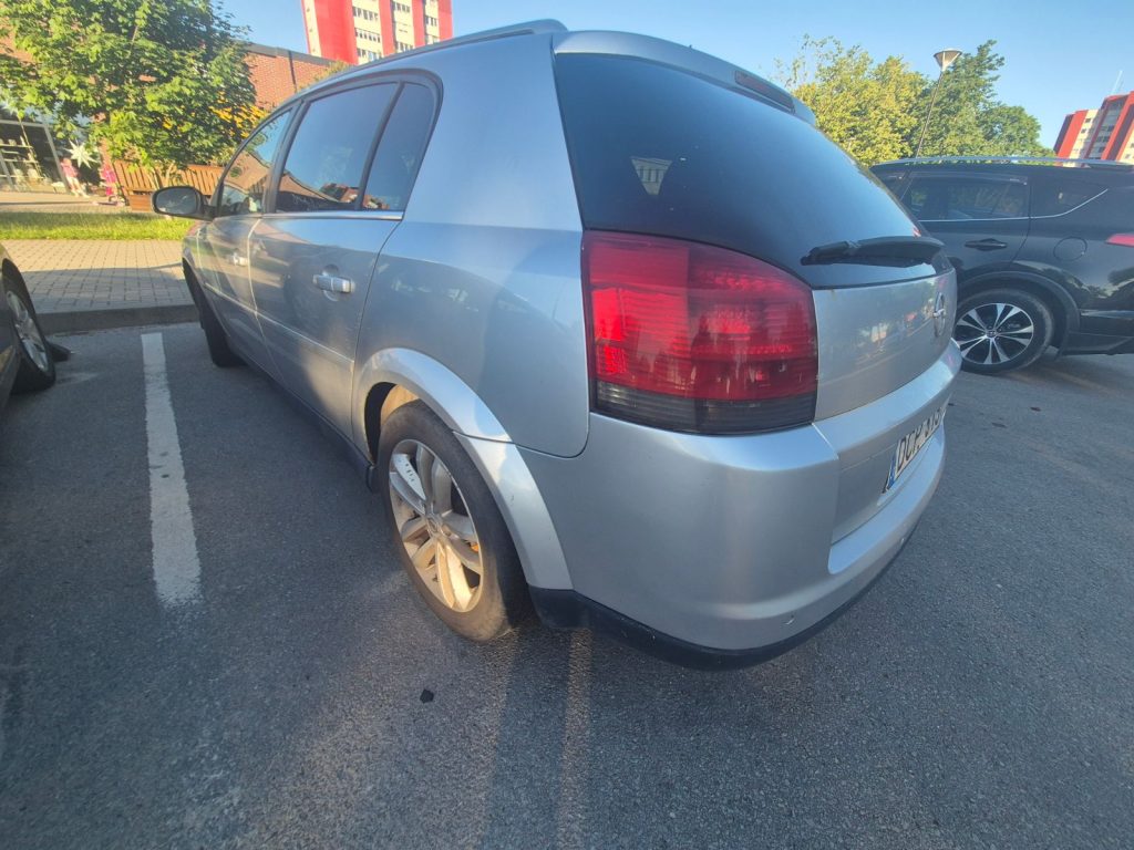 Opel Signum 2005