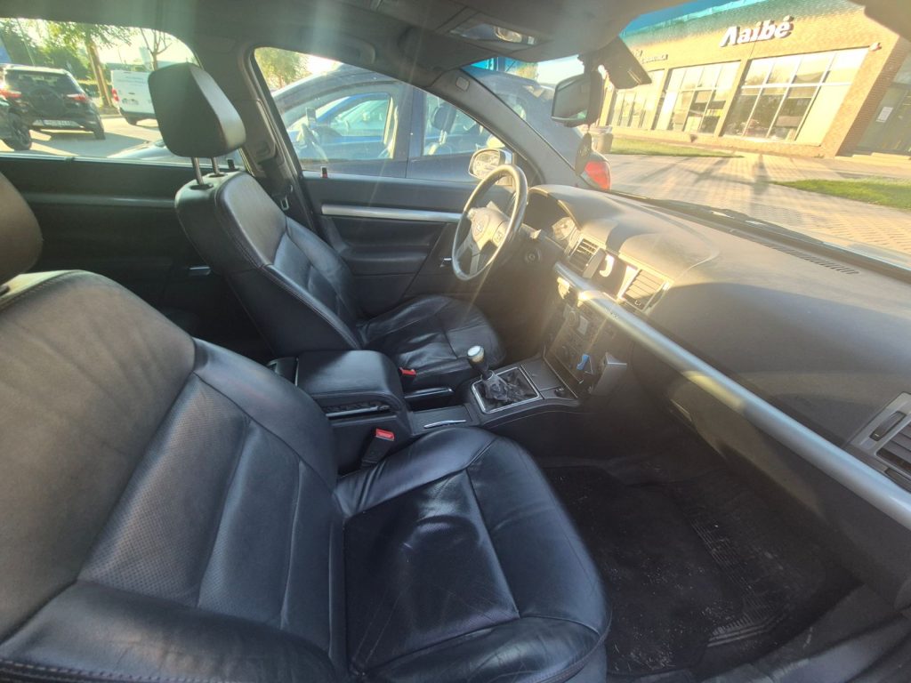 Opel Signum 2005