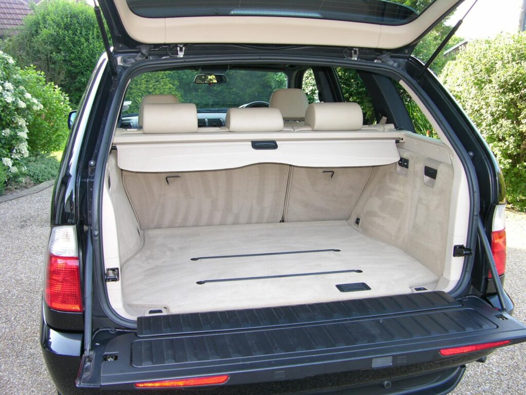BMW X5 E53 – bagažinė