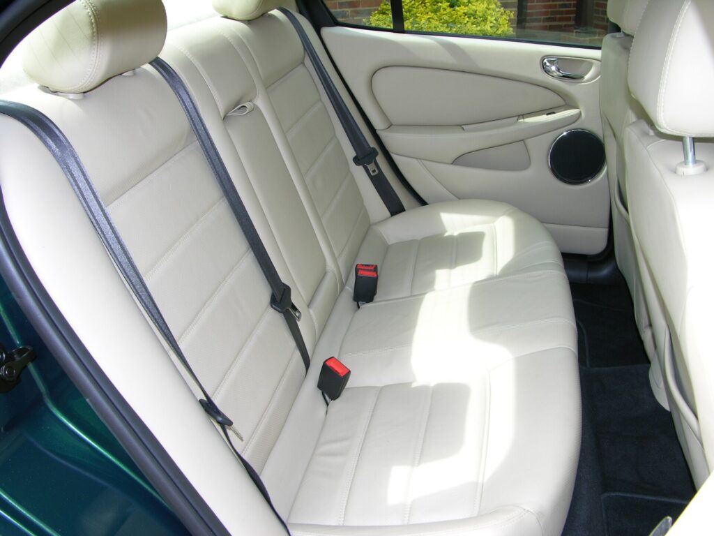 Jaguar X-TYPE X400 – salonas